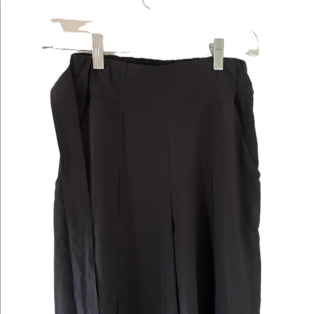 Lululemon “Noir Pant” size 2.